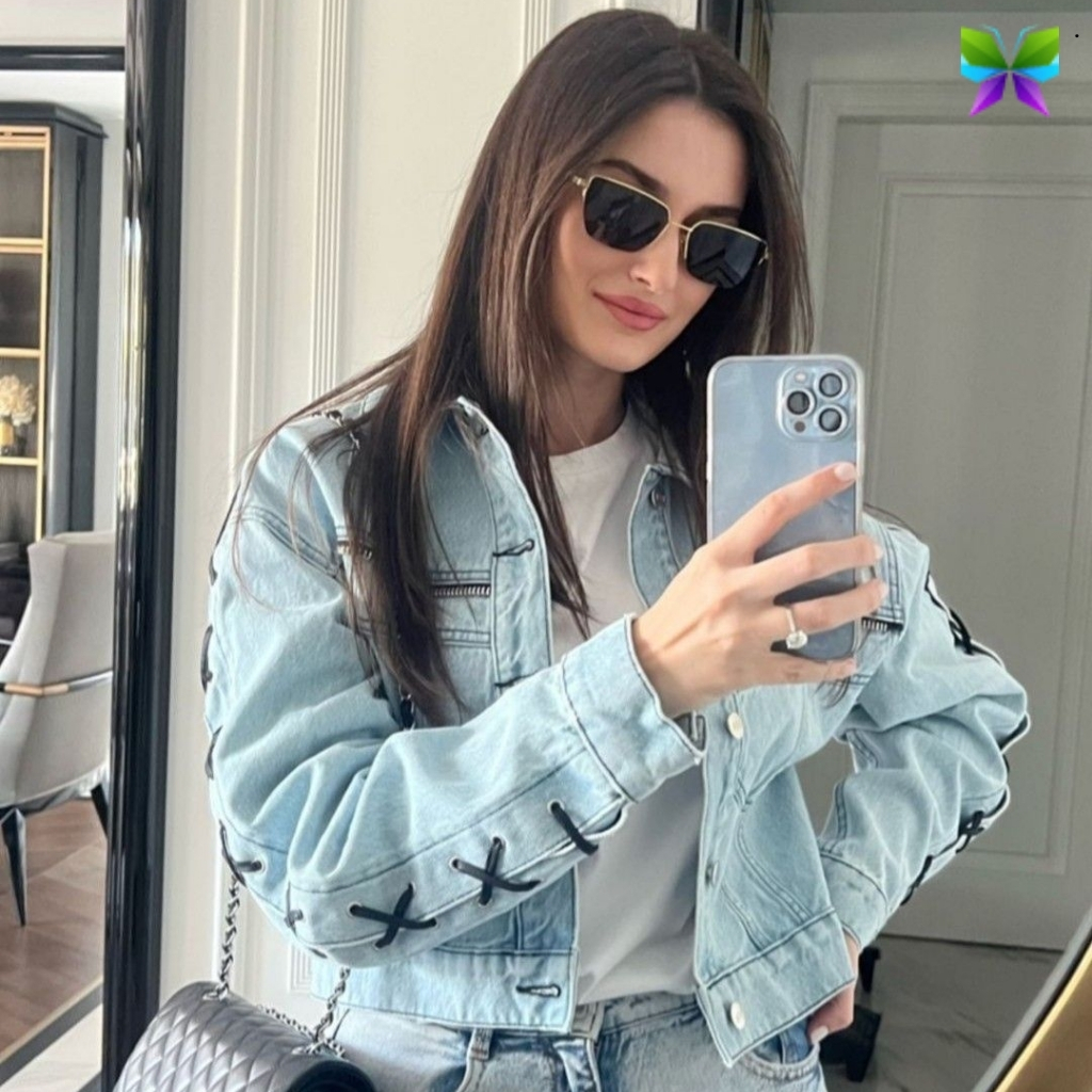 200+ Captions For Mirror Pics On Instagram Perfect for Your Posts 11 Captions For Mirror Pics On Instagram