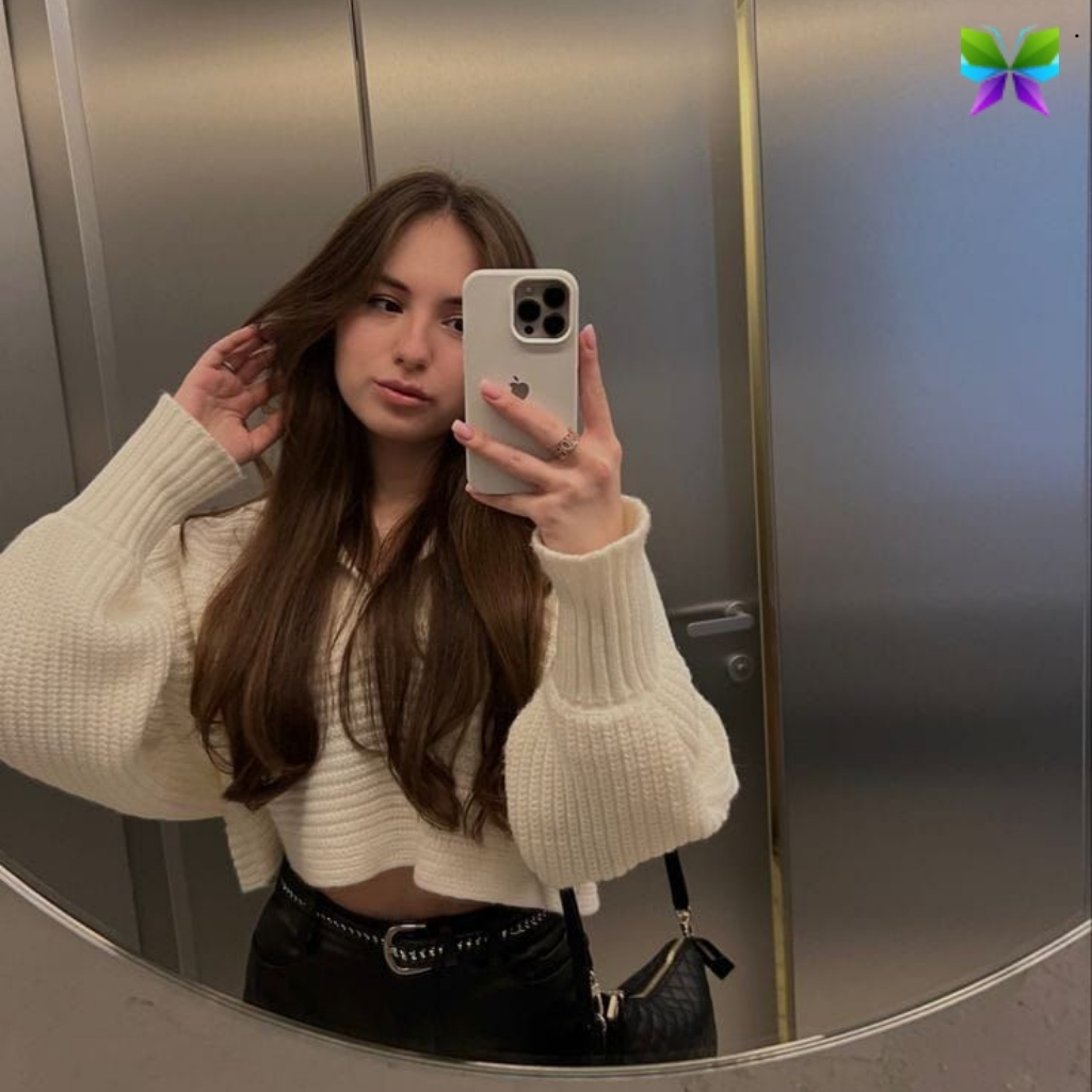 200+ Mirror Selfie Instagram Captions for Perfect Posts 8 Mirror Selfie Instagram Captions