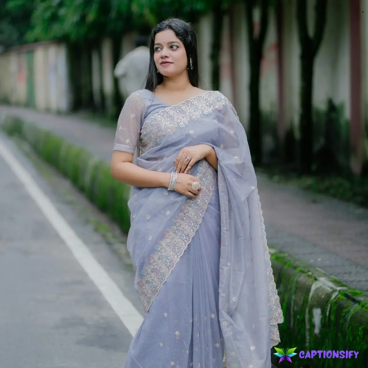 147 Top Aesthetic Hindi Captions For Saree That Celebrate Elegance and Grace