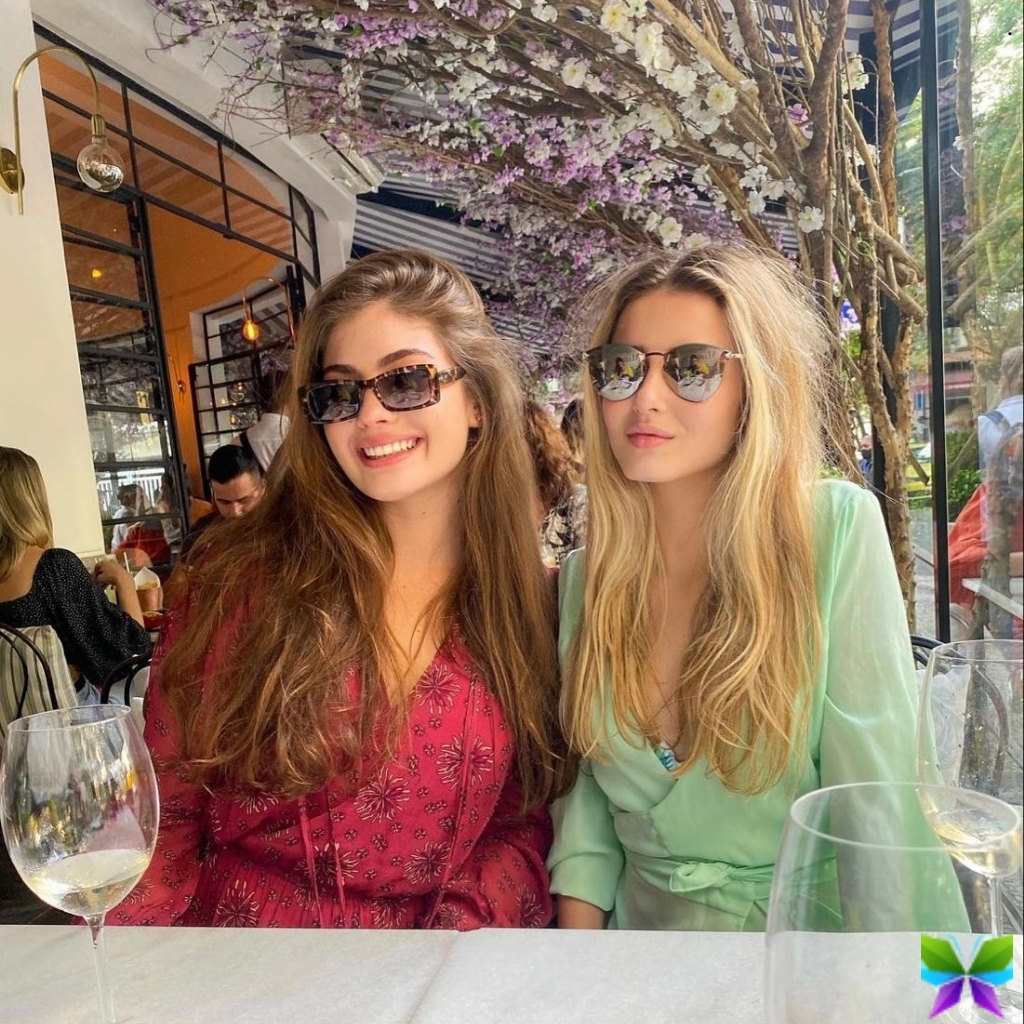 200+ Captions For Instagram Friends That Spark Joy and Connection 1 Captions For Instagram Friends