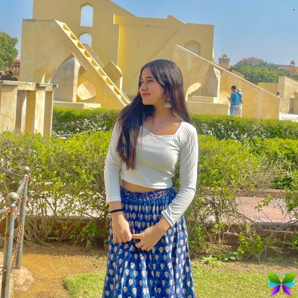 200+ Hindi One Liners Captions for Every Mood and Occasion to Inspire You 9 Hindi One Liners Captions