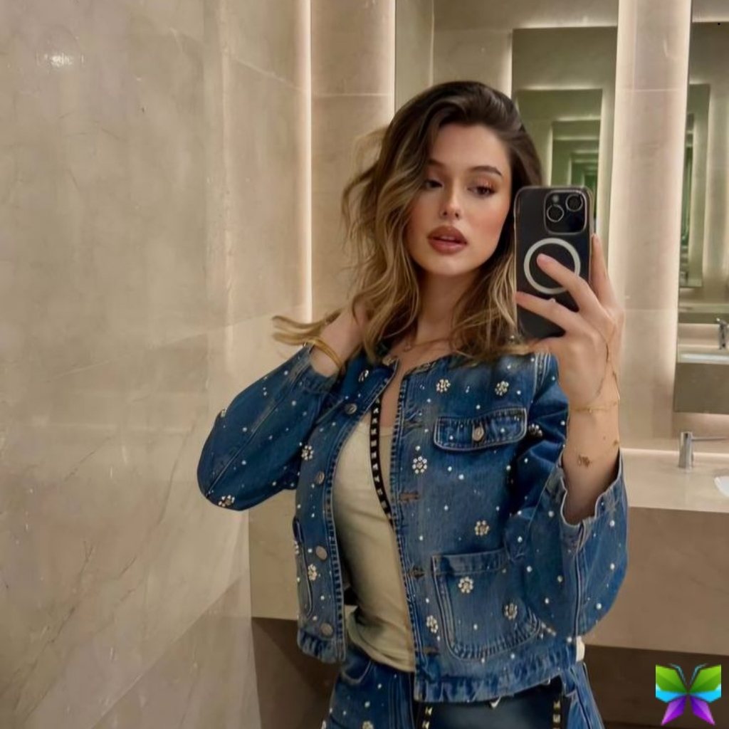 200+ Mirror Photo Captions Instagram to Shine Bright in Your Selfies 1 Mirror Photo Captions Instagram