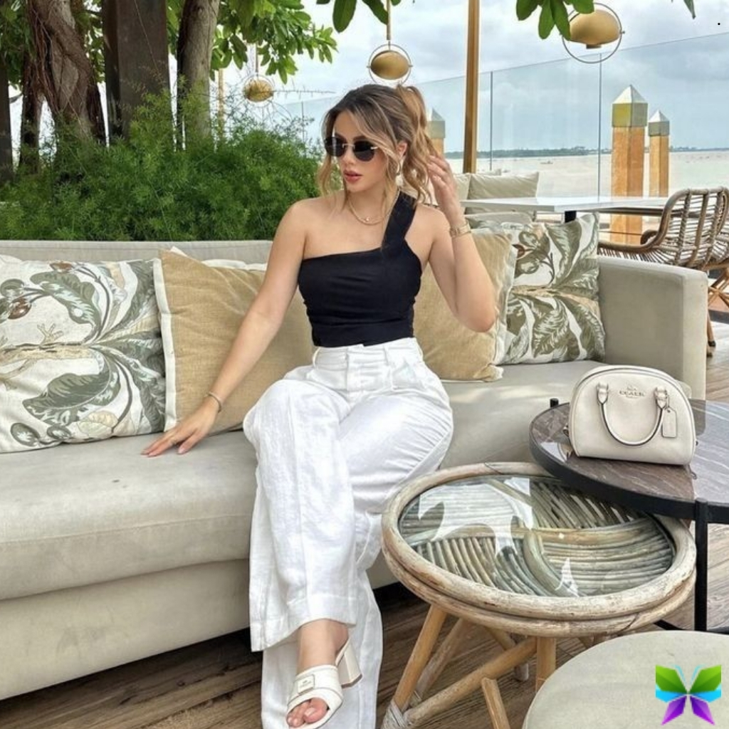 Pretty Girl Captions Pretty Girl Captions